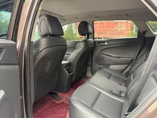 Hyundai Tucson 2015 1.6T Doble embrague, tracción delantera, versión inteligente interior foto 6
