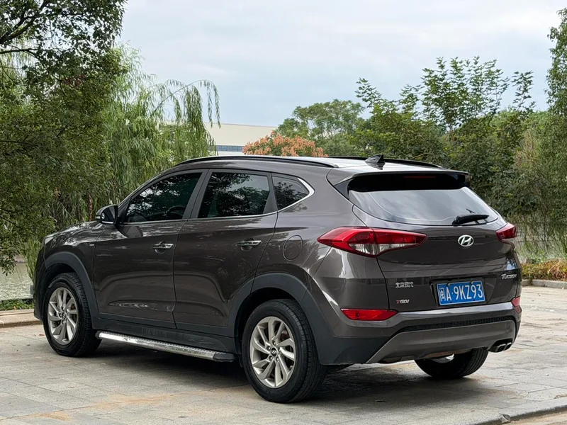 Hyundai Tucson 2015 1.6T Doble embrague, tracción delantera, versión inteligente interior foto 8