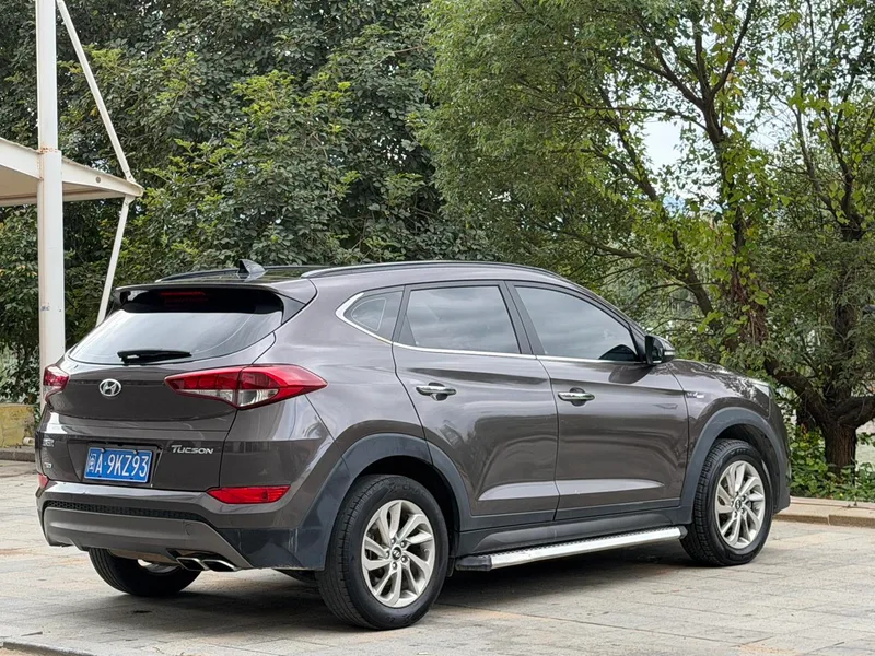 Hyundai Tucson 2015 1.6T Doble embrague, tracción delantera, versión inteligente interior foto 9