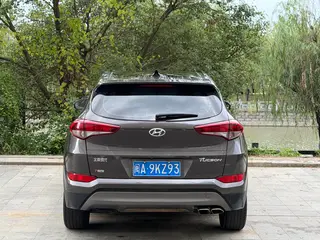 Hyundai Tucson 2015 1.6T Doble embrague, tracción delantera, versión inteligente interior foto 10
