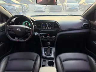 Hyundai Elantra Lingdong 2019 1.4T Двойное сцепление Живой тип экстерьер фото 6 Hyundai Elantra Lingdong 2019 1.4T Двойное сцепление Живой тип экстерьер фото 6