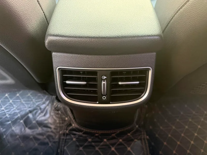 Hyundai Elantra Lingdong 2019 1.4T Двойное сцепление Живой тип интерьер фото 8 Hyundai Elantra Lingdong 2019 1.4T Двойное сцепление Живой тип интерьер фото 8