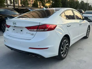 Hyundai Elantra Lingdong 2019 1.4T Двойное сцепление Живой тип интерьер фото 13 Hyundai Elantra Lingdong 2019 1.4T Двойное сцепление Живой тип интерьер фото 13