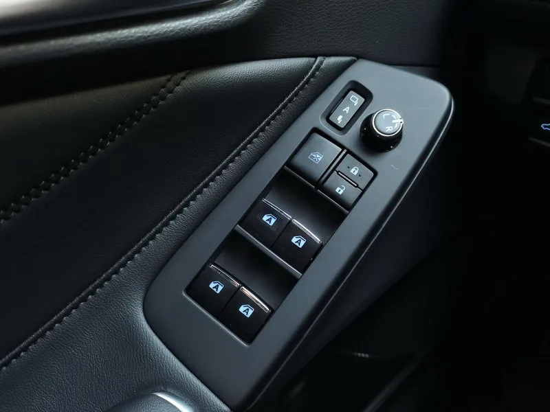 Toyota Avalon 2021 2.5L Luxury Edition interior photo 16 Toyota Avalon 2021 2.5L Luxury Edition interior photo 16