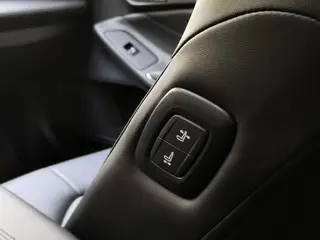 Toyota Avalon 2021 2.5L Luxury Edition interior photo 18 Toyota Avalon 2021 2.5L Luxury Edition interior photo 18