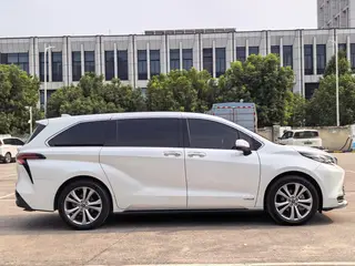 Toyota Sienna 2023 Dual Power 2.5L Premium Edition exterior photo 3 Toyota Sienna 2023 Dual Power 2.5L Premium Edition exterior photo 3