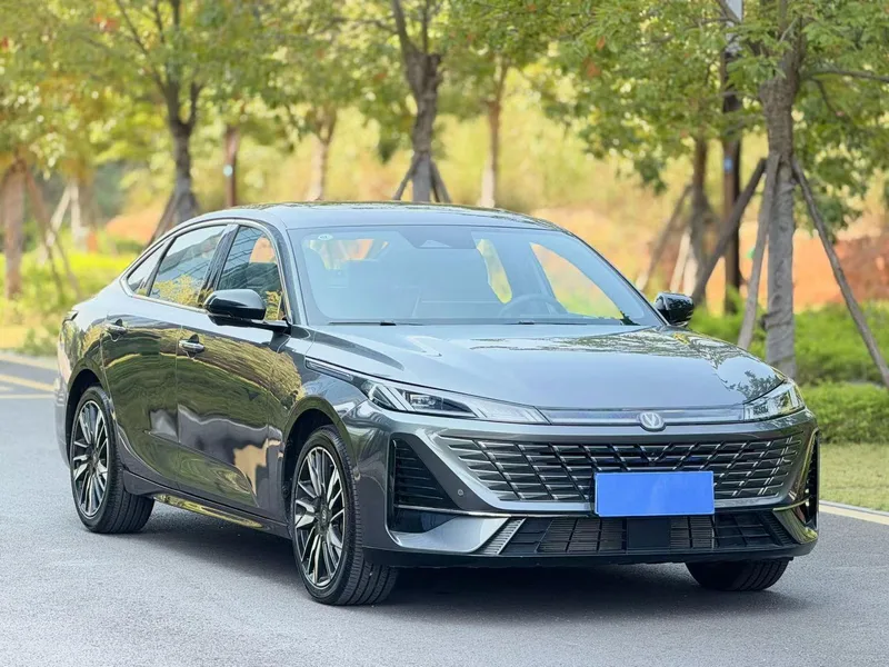 Changan Eado 2026 Quatrième génération 1.5T DCT 500Bar Type de plaisir intelligent intérieur photo 6 Changan Eado 2026 Quatrième génération 1.5T DCT 500Bar Type de plaisir intelligent intérieur photo 6