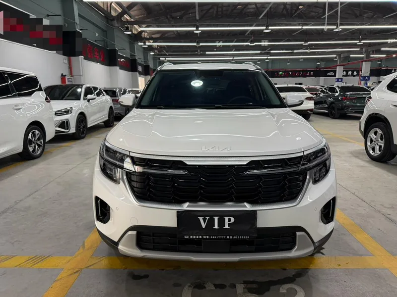 Kia Seltos 2023 1.5L IVT Роскошная версия экстерьер фото 2 Kia Seltos 2023 1.5L IVT Роскошная версия экстерьер фото 2