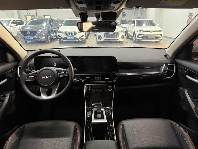 Kia Seltos 2023 1.5L IVT Роскошная версия экстерьер фото 5 Kia Seltos 2023 1.5L IVT Роскошная версия экстерьер фото 5