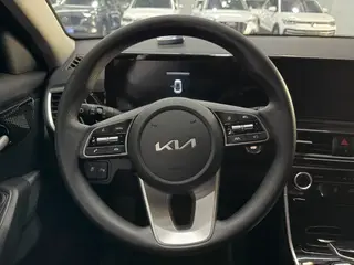 Kia Seltos 2023 1.5L IVT Роскошная версия экстерьер фото 8 Kia Seltos 2023 1.5L IVT Роскошная версия экстерьер фото 8
