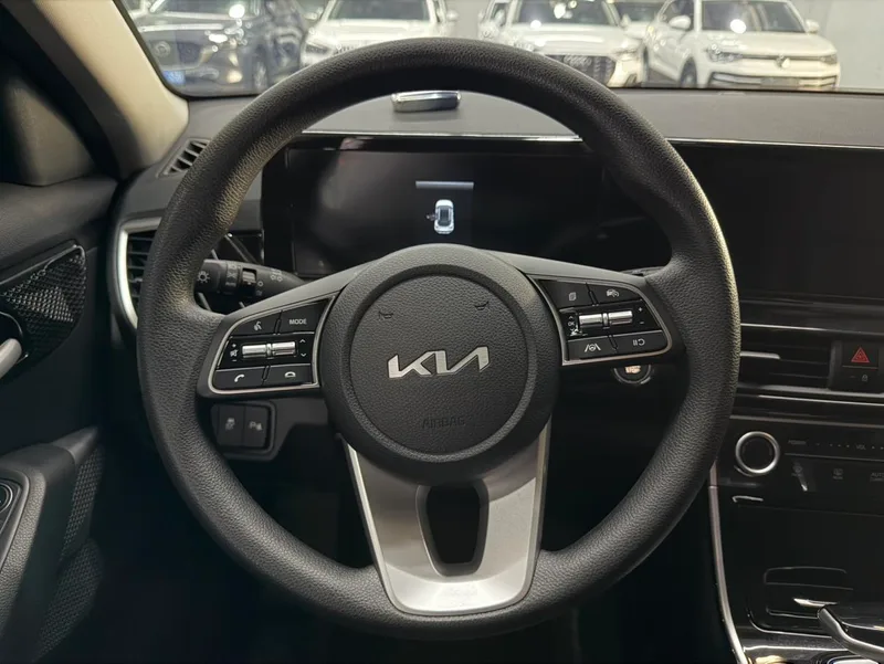 Kia Seltos 2023 1.5L IVT Роскошная версия экстерьер фото 8 Kia Seltos 2023 1.5L IVT Роскошная версия экстерьер фото 8