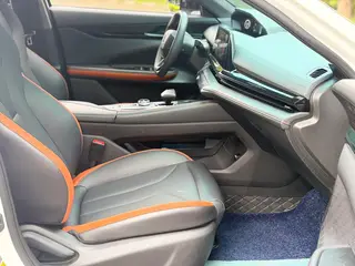 Changan UNI-V 2022 1.5T Tipo de excelencia interior foto 9 Changan UNI-V 2022 1.5T Tipo de excelencia interior foto 9