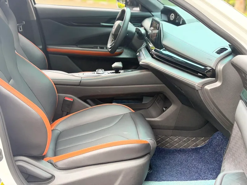 Changan UNI-V 2022 1.5T Tipo de excelencia interior foto 9 Changan UNI-V 2022 1.5T Tipo de excelencia interior foto 9