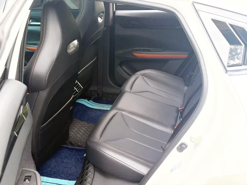 Changan UNI-V 2022 1.5T Tipo de excelencia interior foto 12 Changan UNI-V 2022 1.5T Tipo de excelencia interior foto 12