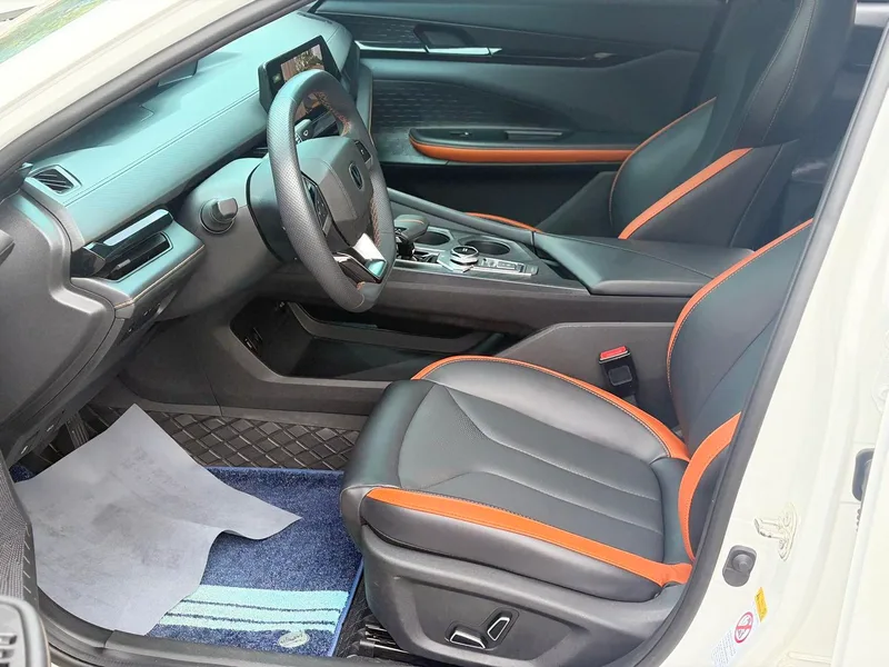 Changan UNI-V 2022 1.5T Tipo de excelencia interior foto 13 Changan UNI-V 2022 1.5T Tipo de excelencia interior foto 13