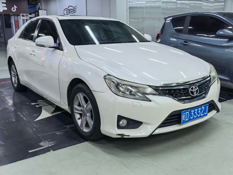 Toyota Reiz 2013 2.5V Jingrui версия экстерьер фото 2 Toyota Reiz 2013 2.5V Jingrui версия экстерьер фото 2