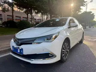 Toyota Corolla 2017 Переселенный двойной Цин 1.8L E-CVT Элитная версия Страна В.
