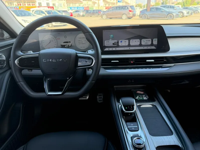 Chery Arrizo 8 2024 Versión de alta energía 2.0T DCT Chi interior foto 10 Chery Arrizo 8 2024 Versión de alta energía 2.0T DCT Chi interior foto 10