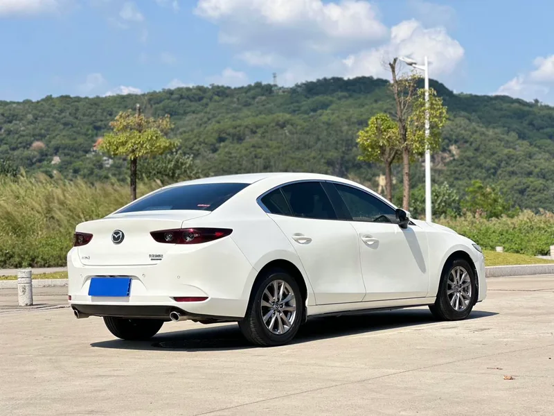 Mazda Mazda3 Axela 2020 1.5L Versión de calidad automática exterior foto 6 Mazda Mazda3 Axela 2020 1.5L Versión de calidad automática exterior foto 6
