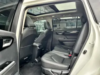 Toyota Highlander 2022 Dual Power 2.5L Four-wheel drive Premium Edition 7 seat interior photo 7