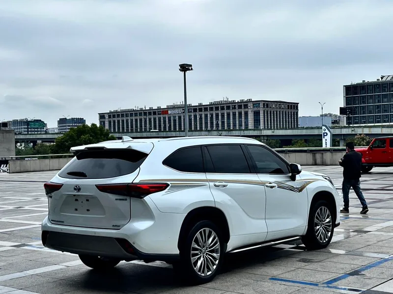 Toyota Highlander 2022 Dual Power 2.5L Four-wheel drive Premium Edition 7 seat interior photo 8