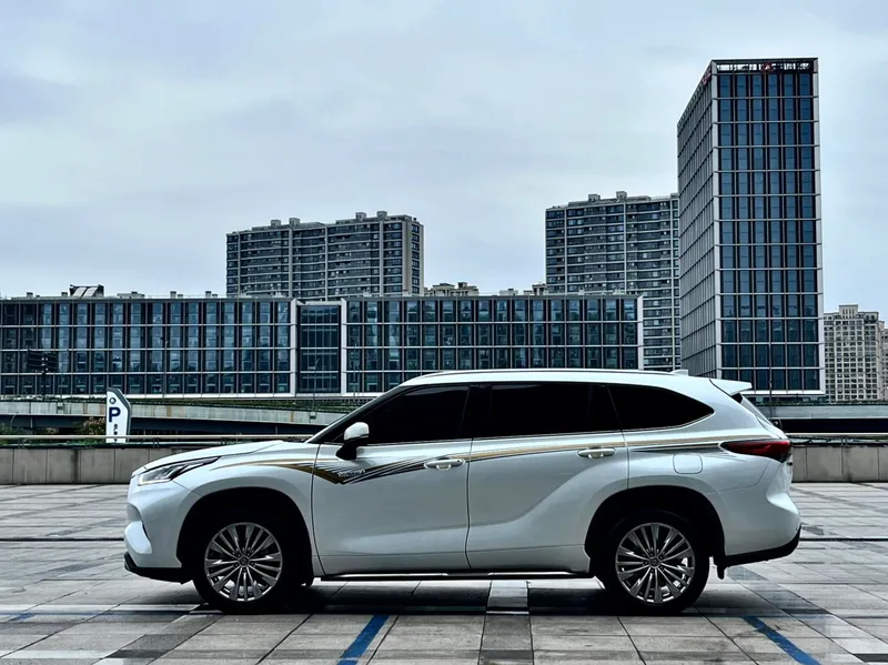 Toyota Highlander 2022 Dual Power 2.5L Four-wheel drive Premium Edition 7 seat interior photo 10