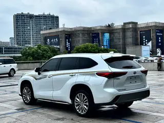 Toyota Highlander 2022 Dual Power 2.5L Four-wheel drive Premium Edition 7 seat interior photo 11