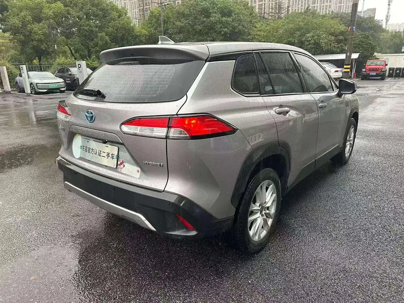 Toyota Corolla Cross 2023 2.0L CVT Versión pionera exterior foto 3 Toyota Corolla Cross 2023 2.0L CVT Versión pionera exterior foto 3