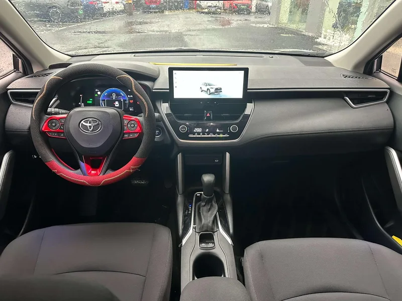 Toyota Corolla Cross 2023 2.0L CVT Versión pionera interior foto 8 Toyota Corolla Cross 2023 2.0L CVT Versión pionera interior foto 8
