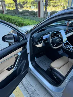 Geely Boyue L 2023 2.0TD DCT Modelo insignia exterior foto 5 Geely Boyue L 2023 2.0TD DCT Modelo insignia exterior foto 5
