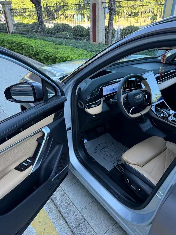 Geely Boyue L 2023 2.0TD DCT Modelo insignia exterior foto 5 Geely Boyue L 2023 2.0TD DCT Modelo insignia exterior foto 5