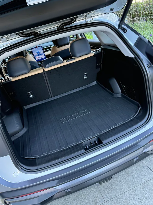 Geely Boyue L 2023 2.0TD DCT Modelo insignia interior foto 9 Geely Boyue L 2023 2.0TD DCT Modelo insignia interior foto 9