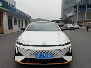 Changan UNI-V 2024 1.5T Deporte de lujo exterior foto 2