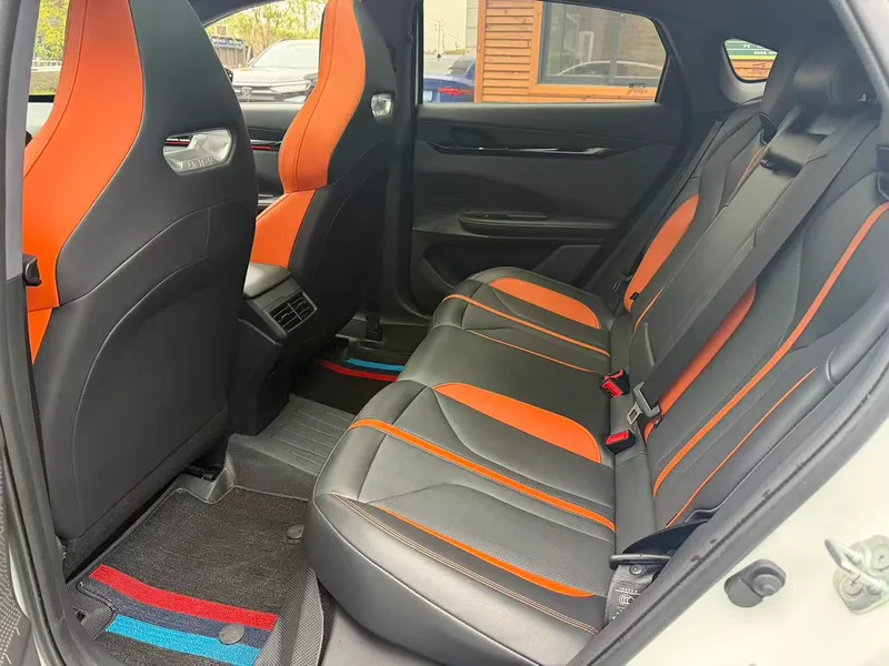 Changan UNI-V 2024 1.5T Deporte de lujo exterior foto 4