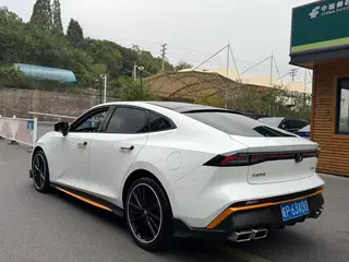 Changan UNI-V 2024 1.5T Deporte de lujo interior foto 7