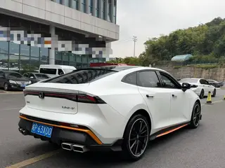 Changan UNI-V 2024 1.5T Deporte de lujo interior foto 8