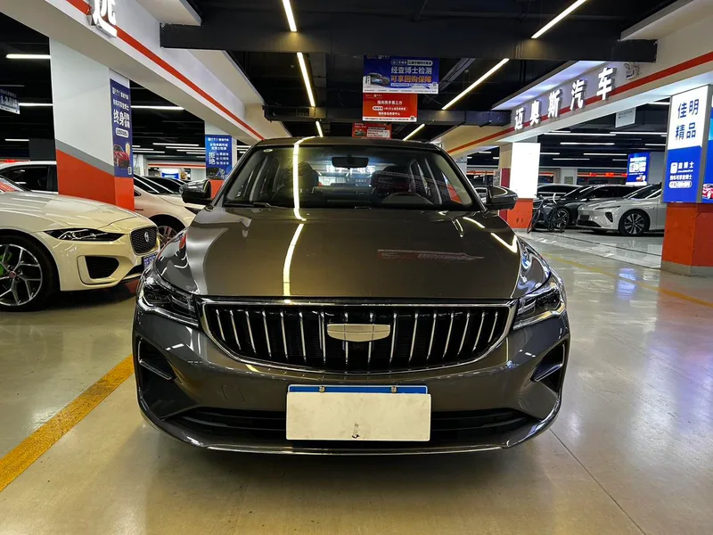 Geely Emgrand 2026 400 Dix mille fonds commémoratifs 1.5L CVT Type de survol extérieur photo 2 Geely Emgrand 2026 400 Dix mille fonds commémoratifs 1.5L CVT Type de survol extérieur photo 2