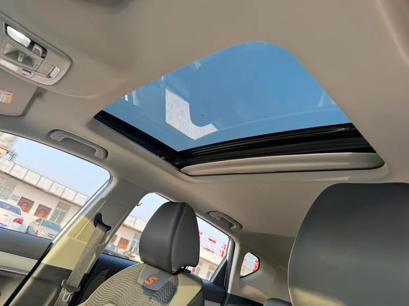 Geely Coolray 2023 1.5T DCT Edición Diamante interior foto 16