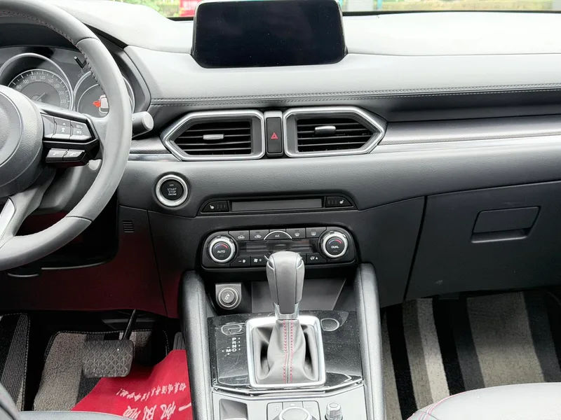 Mazda CX-5 2021 2.0L Automatic two-wheel drive black knight type interior photo 10