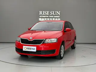Skoda Rapid Spaceback 2016 Restyling 1.6L Auto-Forward exterior photo 1