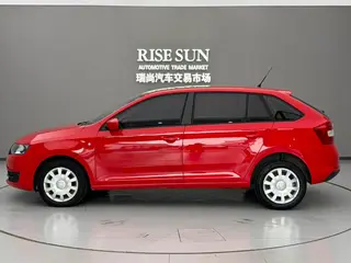 Skoda Rapid Spaceback 2016 Restyling 1.6L Auto-Forward exterior photo 3