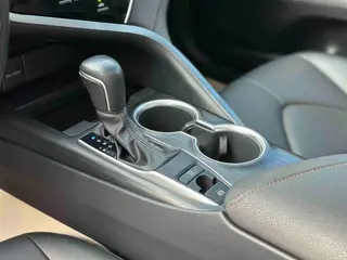 Toyota Camry 2021 2.0G Edición de lujo interior foto 12 Toyota Camry 2021 2.0G Edición de lujo interior foto 12
