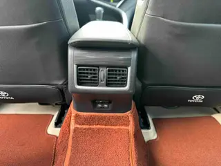 Toyota Camry 2021 2.0G Edición de lujo interior foto 13 Toyota Camry 2021 2.0G Edición de lujo interior foto 13