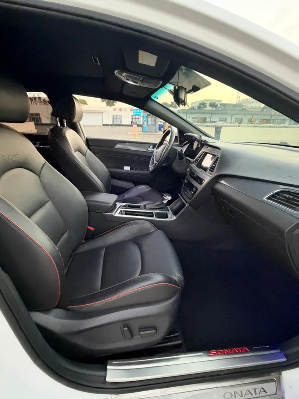 Hyundai Sonata 2015 1.6T GS Fashionable interior photo 9 Hyundai Sonata 2015 1.6T GS Fashionable interior photo 9