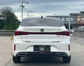 Changan Eado 2024 PLUS 1.4T DCT Versión de alta energía exterior foto 5 Changan Eado 2024 PLUS 1.4T DCT Versión de alta energía exterior foto 5