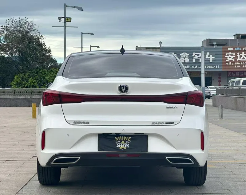 Changan Eado 2024 PLUS 1.4T DCT Versión de alta energía exterior foto 5 Changan Eado 2024 PLUS 1.4T DCT Versión de alta energía exterior foto 5