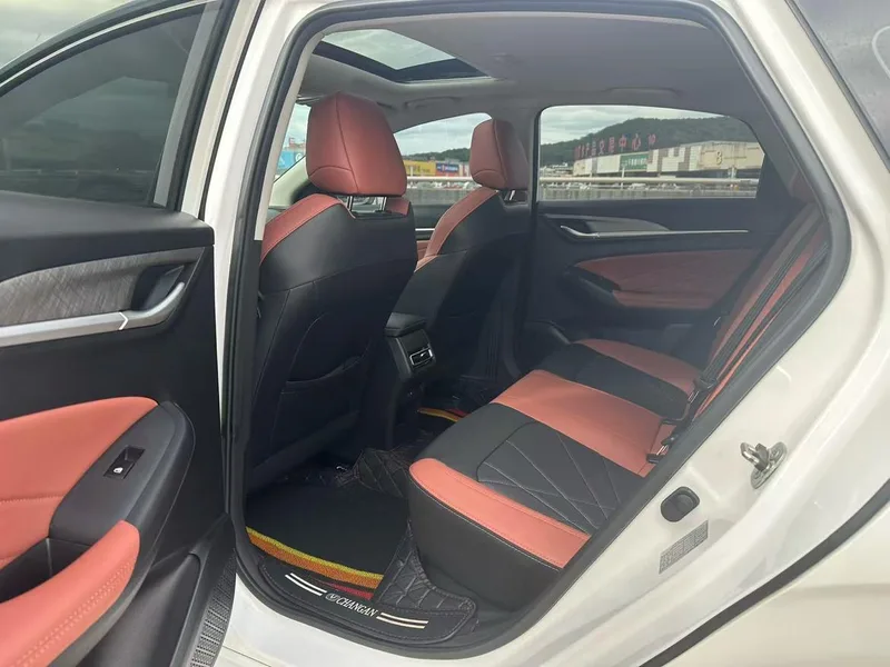 Changan Eado 2024 PLUS 1.4T DCT Versión de alta energía interior foto 8 Changan Eado 2024 PLUS 1.4T DCT Versión de alta energía interior foto 8