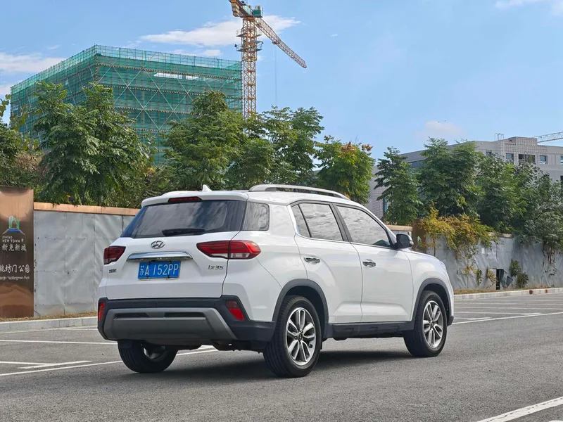 Hyundai ix35 2019 2.0L Automatique à deux roues motrices Version de plaisir État VI extérieur photo 6 Hyundai ix35 2019 2.0L Automatique à deux roues motrices Version de plaisir État VI extérieur photo 6