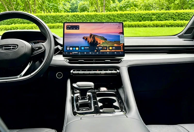 Geely Preface 2026 1.5T Восточный Яо Куньлунь-версия интерьер фото 12 Geely Preface 2026 1.5T Восточный Яо Куньлунь-версия интерьер фото 12