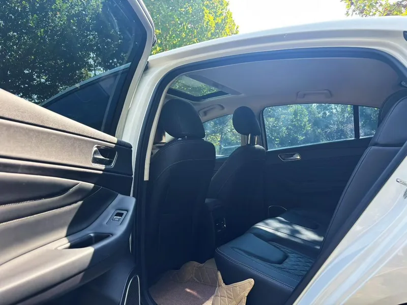 Chery Arrizo GX 2019 Pro 1.5T CVT Versión Rui Color País VI interior foto 7 Chery Arrizo GX 2019 Pro 1.5T CVT Versión Rui Color País VI interior foto 7